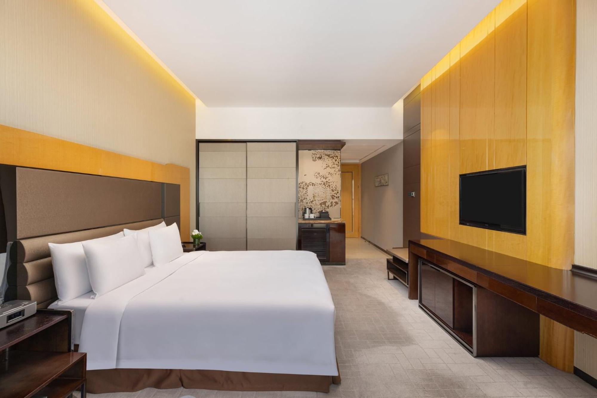 Crowne Plaza Beijing Lido By Ihg Hotel Екстериор снимка